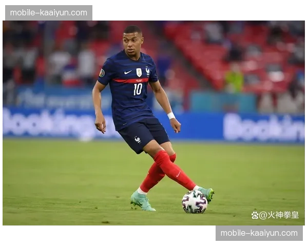 姆巴佩22球领跑西甲射手榜 成皇马进攻核心火力 姆巴佩22球领跑西甲射手榜 成皇马进攻核心火力