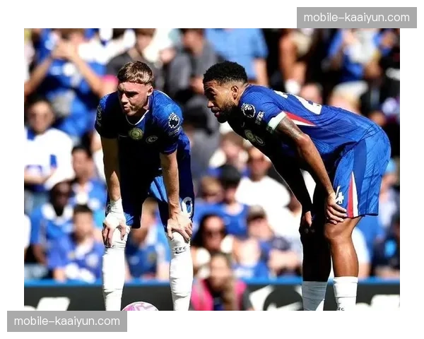 英超争冠双雄差距仅四分 竞争格局分析显示悬念将持续